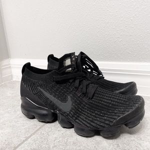Black vapor max’s